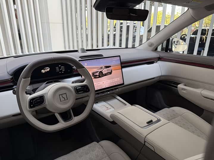 Фото 4 - Zeekr 7X