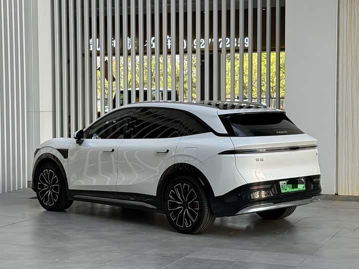 Фото 9 - Zeekr 7X