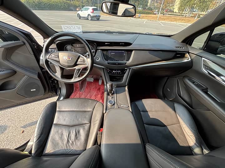 Фото 6 - Cadillac XT5