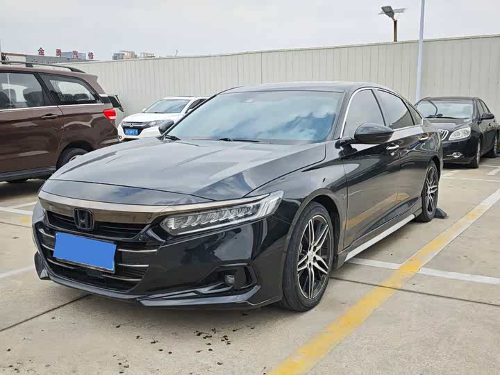 Фото 1 - Honda Accord