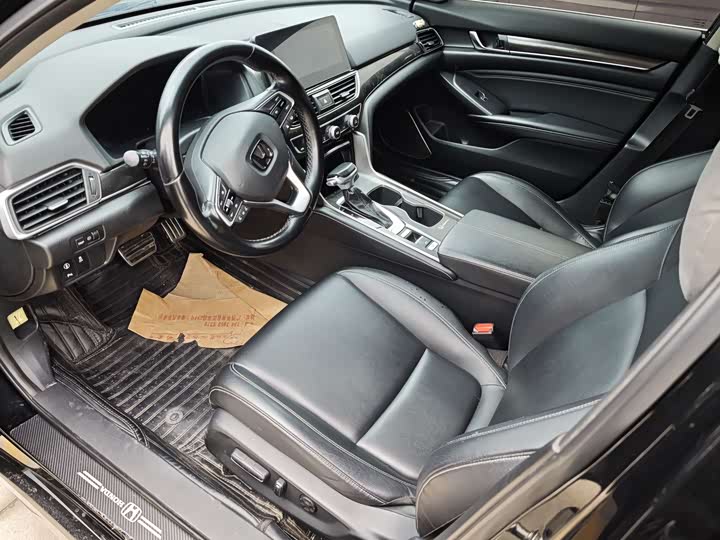 Фото 4 - Honda Accord