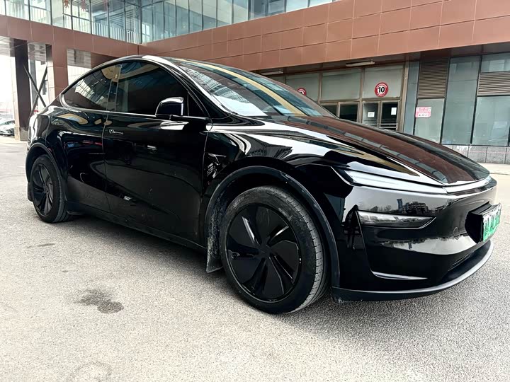 Photo 2 - Tesla Model Y