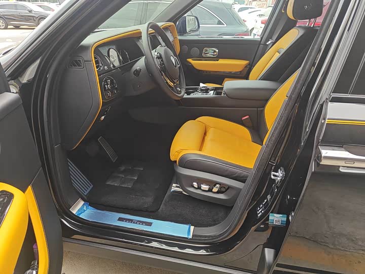 Photo 4 - Rolls-Royce Cullinan