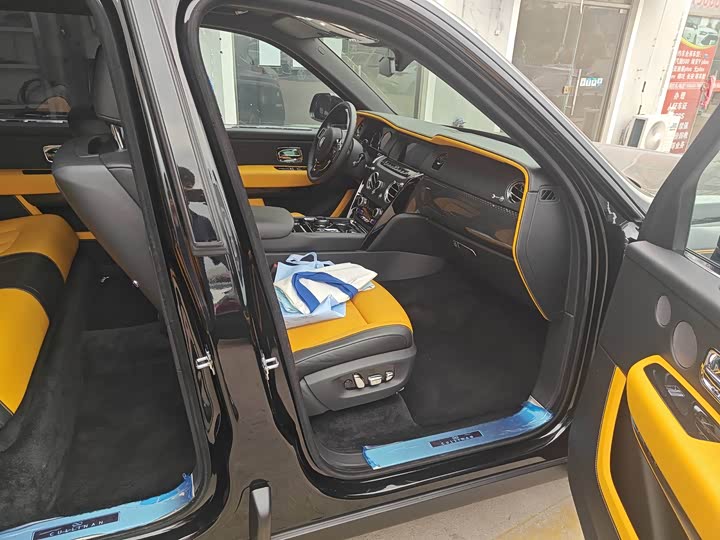 Photo 8 - Rolls-Royce Cullinan