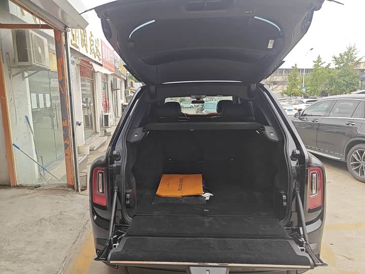 Photo 9 - Rolls-Royce Cullinan