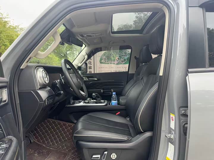 Фото 4 - Tank 300