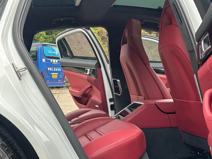 Фото 7 - Porsche Panamera