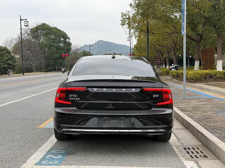 Фото 5 - Volvo S90