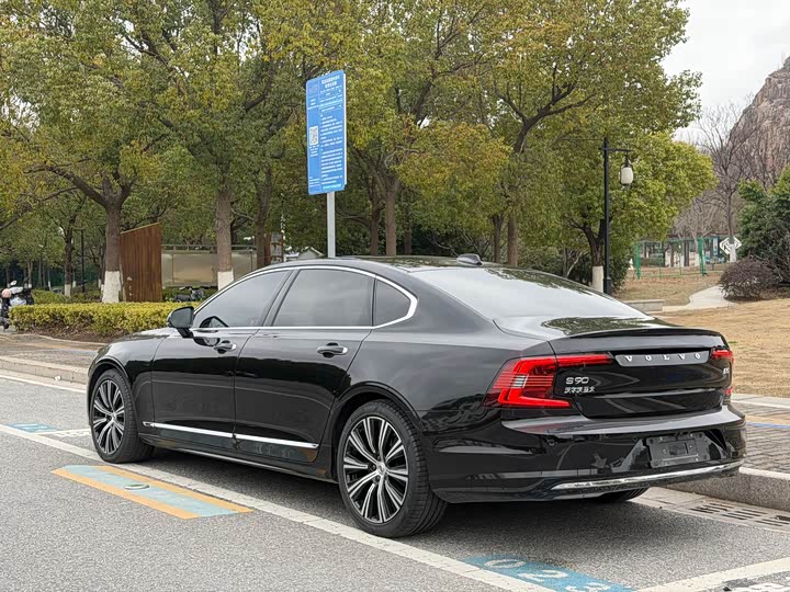 Фото 6 - Volvo S90