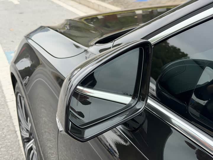 Фото 9 - Volvo S90