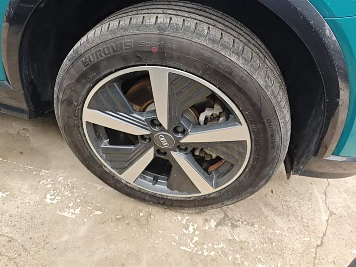 Фото 6 - Audi Q2L e-tron