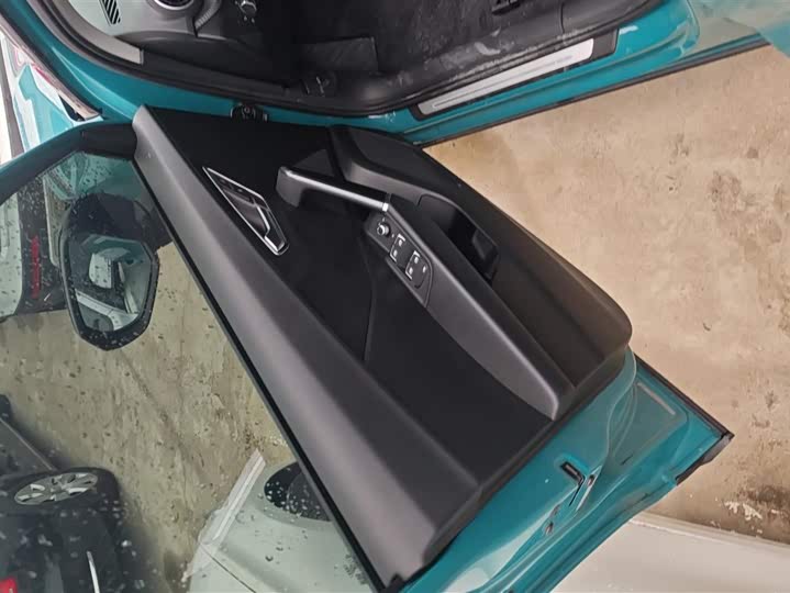 Фото 7 - Audi Q2L e-tron