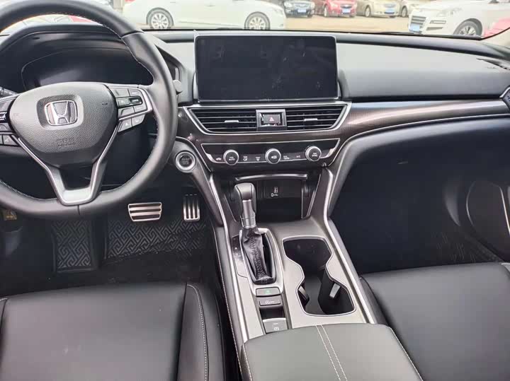 Фото 6 - Honda Accord