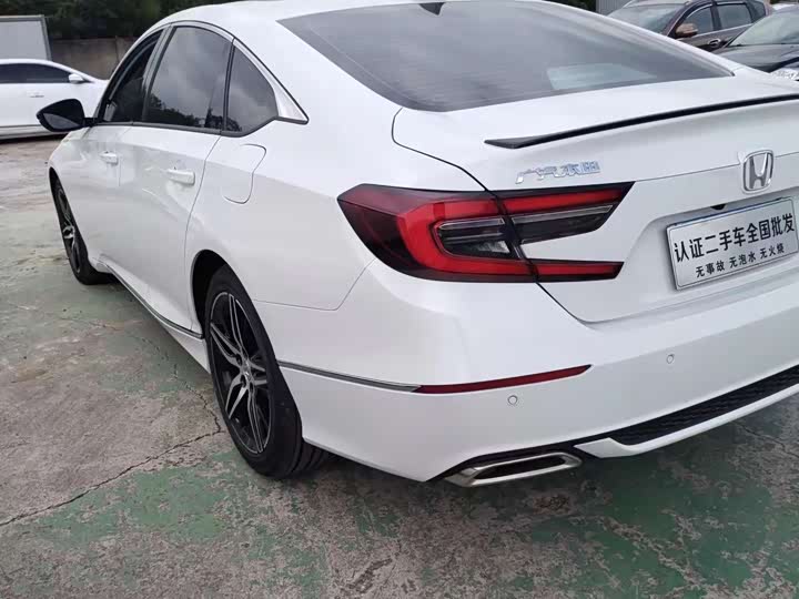 Фото 7 - Honda Accord