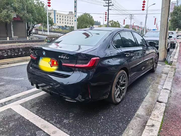 Photo 3 - BMW 3 Series