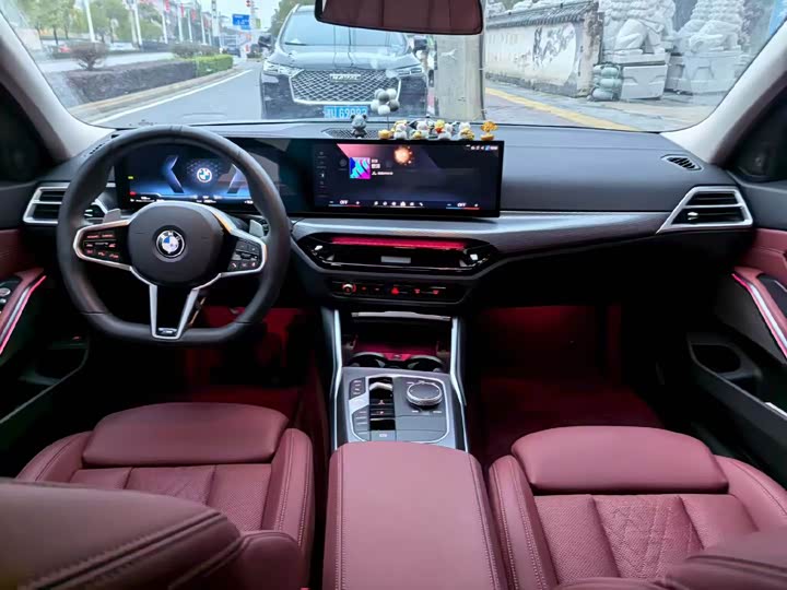 Photo 4 - BMW 3 Series