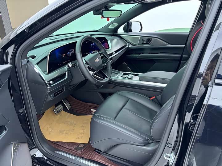 Фото 4 - Cadillac XT5