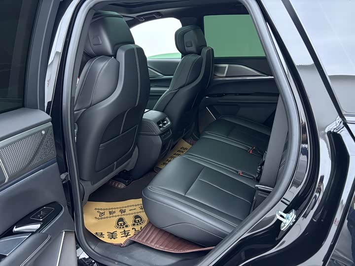 Фото 5 - Cadillac XT5