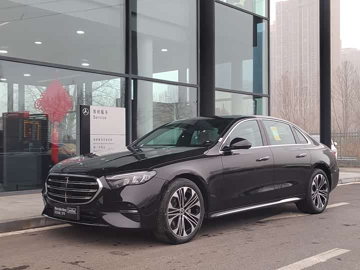 Фото 1 - Mercedes-Benz E-Class