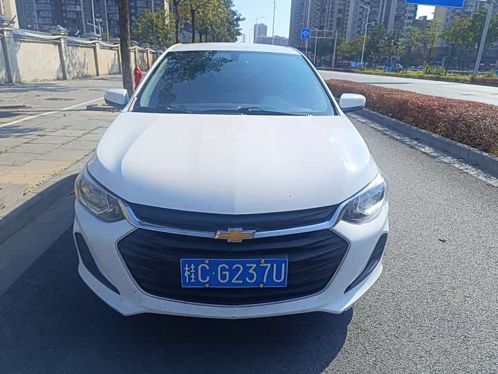 Фото 2 - Chevrolet Onix (Cavalier)