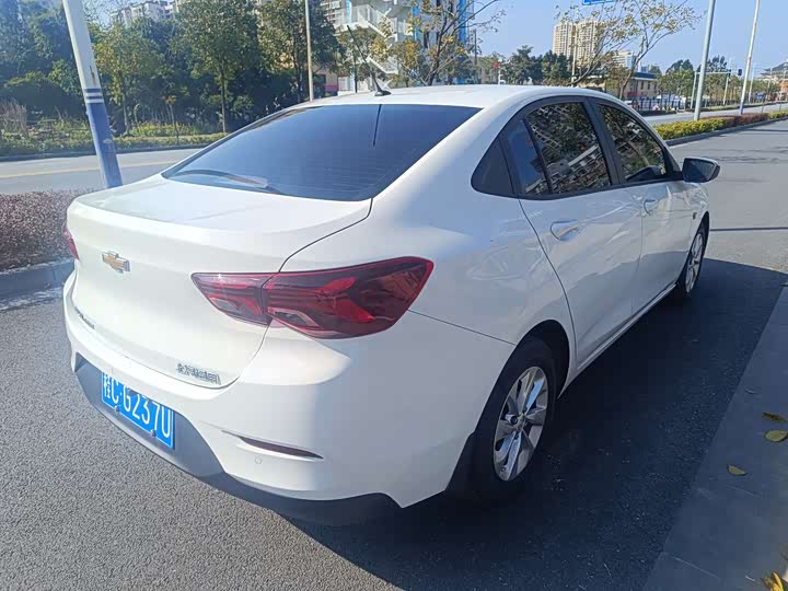 Фото 4 - Chevrolet Onix (Cavalier)