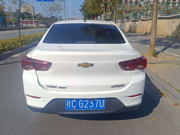 Фото 5 - Chevrolet Onix (Cavalier)