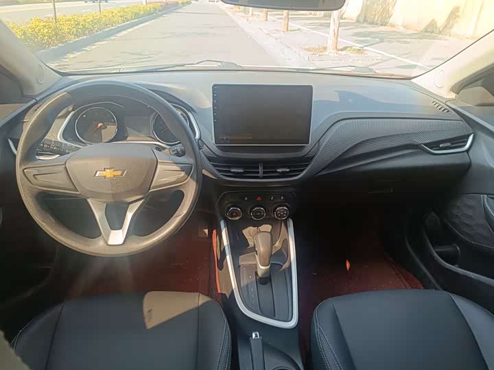 Фото 8 - Chevrolet Onix (Cavalier)