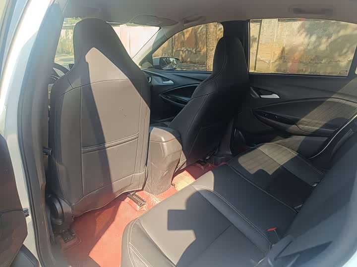 Фото 9 - Chevrolet Onix (Cavalier)