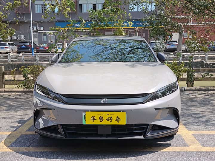 Фото 2 - BYD Han