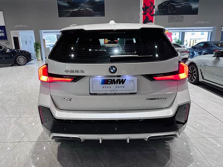 Фото 6 - BMW X1