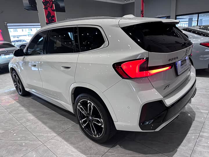 Фото 7 - BMW X1