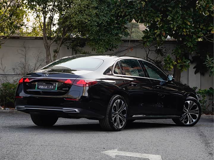 Фото 4 - Mercedes-Benz E-Class Hybrid