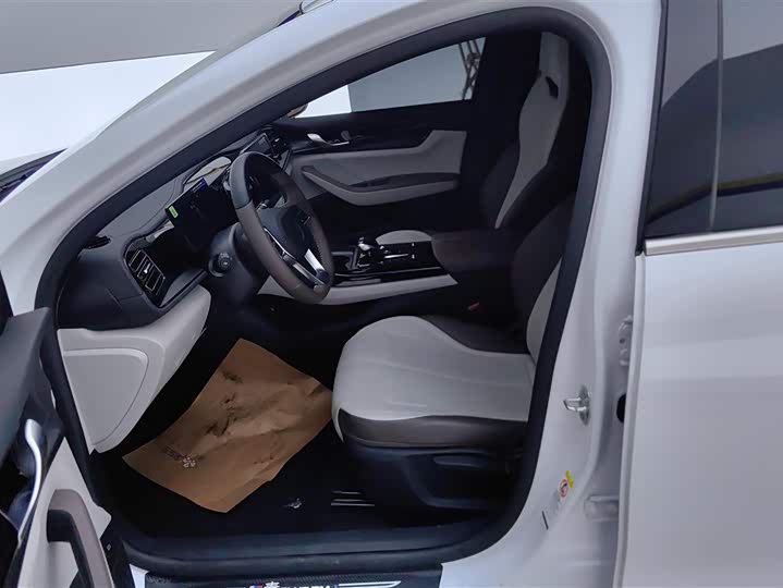 Фото 9 - BYD Qin Plus