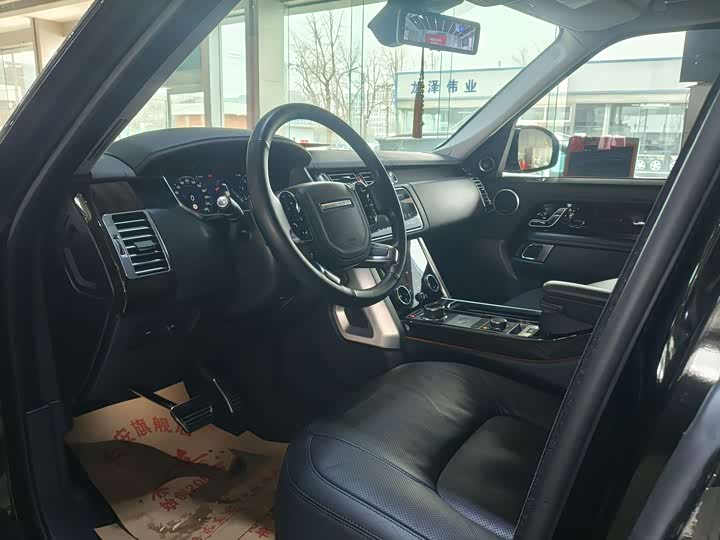 Photo 9 - Land Rover Range Rover