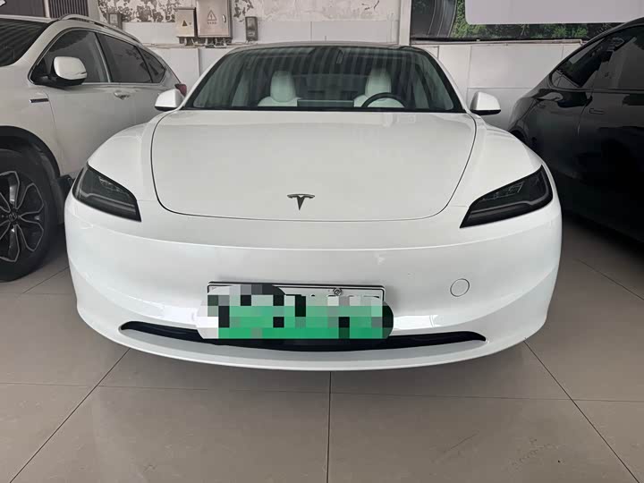 Фото 2 - Tesla Model 3