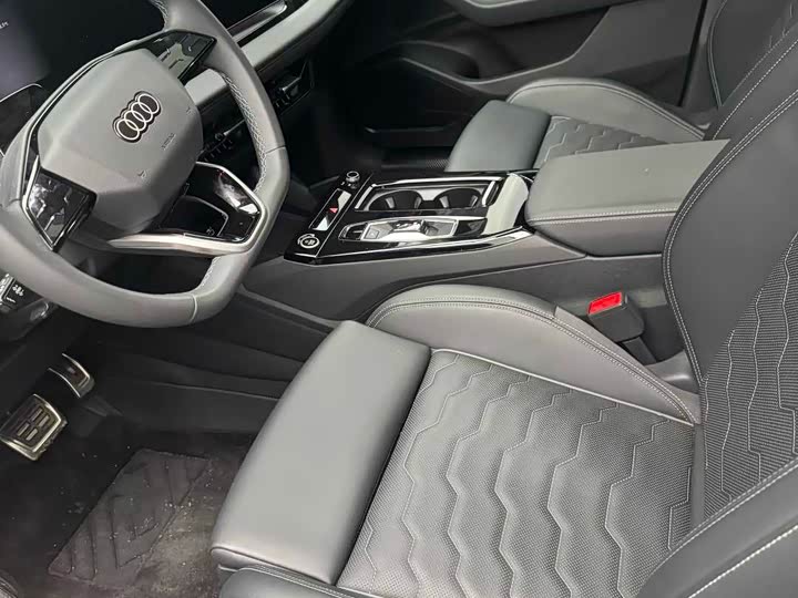 Фото 5 - Audi Q6L e-tron