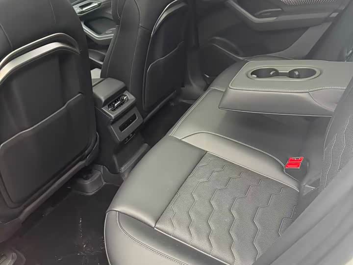 Фото 6 - Audi Q6L e-tron