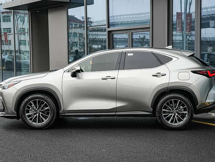 Фото 7 - Lexus NX