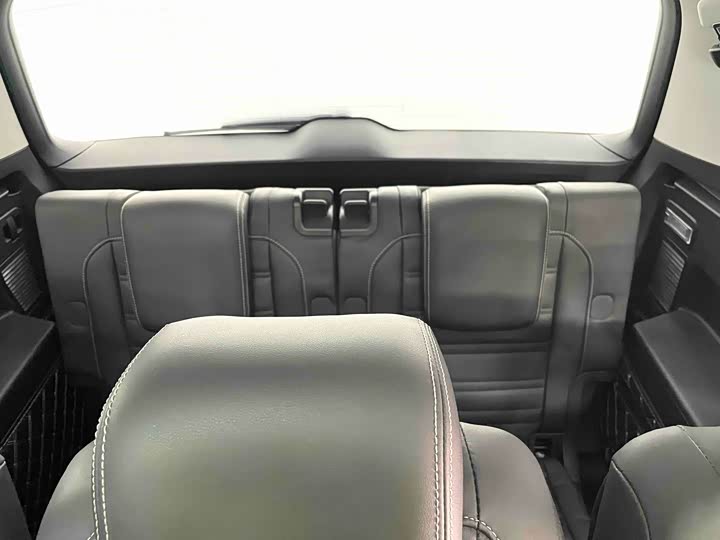 Фото 9 - Volkswagen Touran L