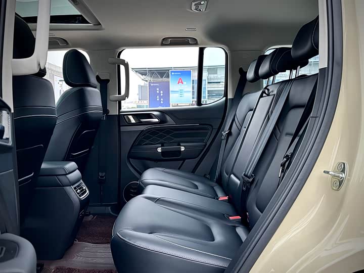 Фото 9 - Tank 300