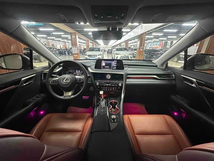 Фото 4 - Lexus RX