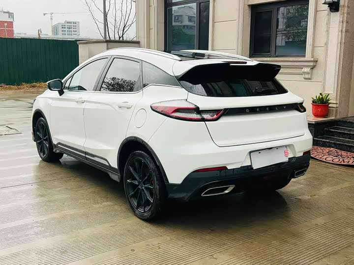 Фото 7 - Geely Emgrand GS