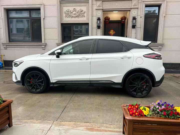 Фото 8 - Geely Emgrand GS