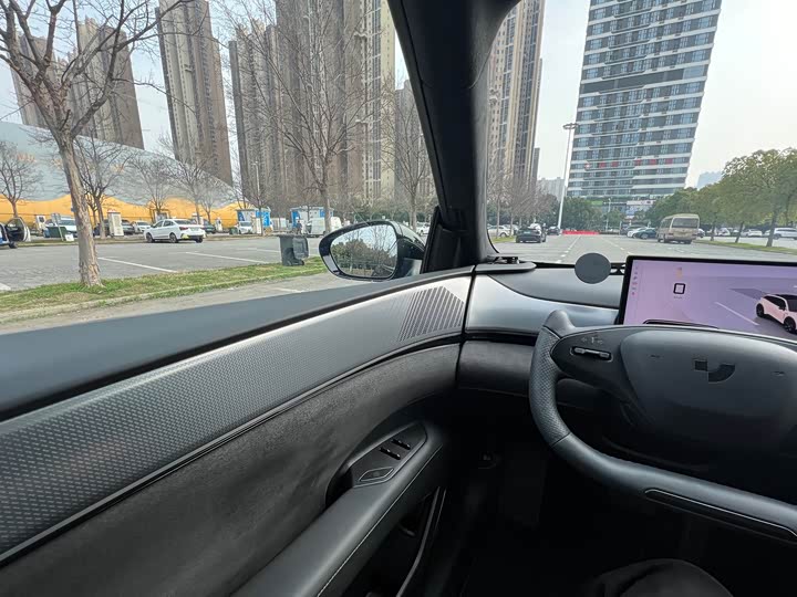 Photo 6 - Geely Jiyue 01