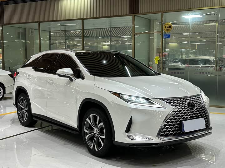 Фото 3 - Lexus RX
