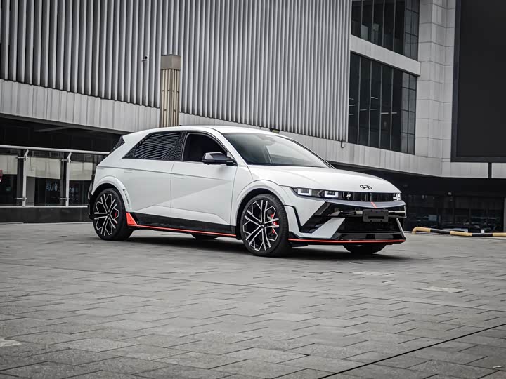 Фото 2 - Hyundai Ioniq 5 N