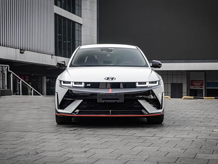 Фото 3 - Hyundai Ioniq 5 N