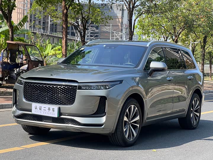 Фото 1 - LiXiang One