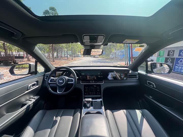 Фото 5 - LiXiang One