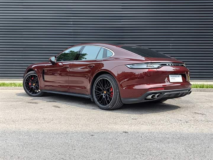 Фото 3 - Porsche Panamera